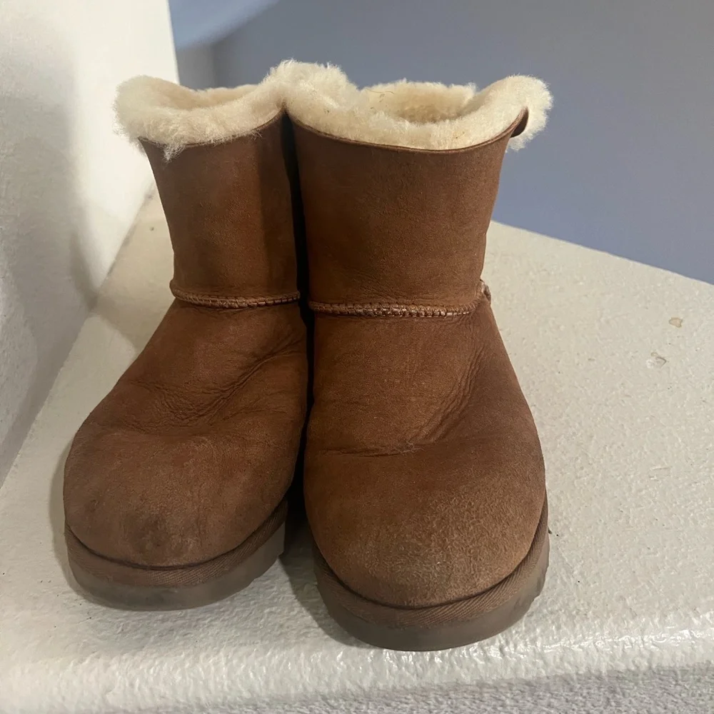 UGG questions leave